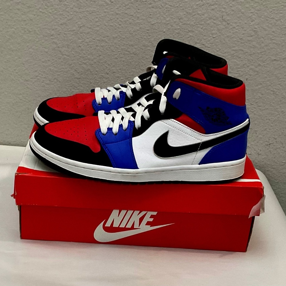 Size US - 10.5 / EUR 44.5 Jordan 1 Mid Top 3 - 554724-124 Multicolor, Leather.